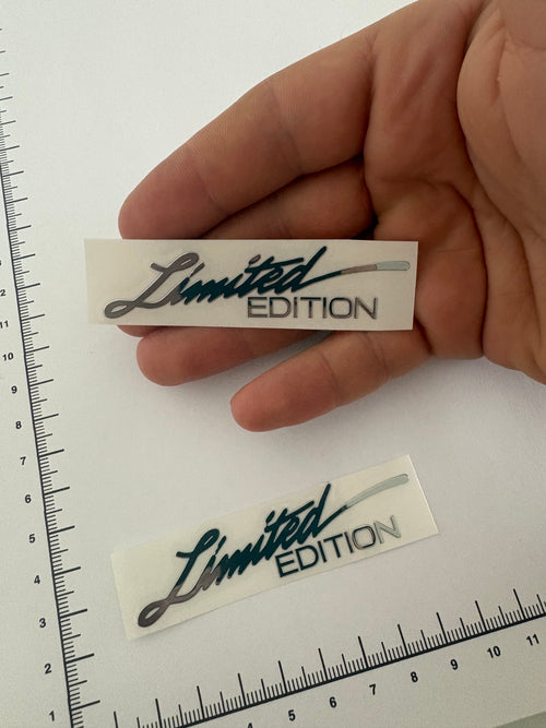 2x Limited Edition Auto Aufkleber Silber und Gold – Sticker Emblem Tuning